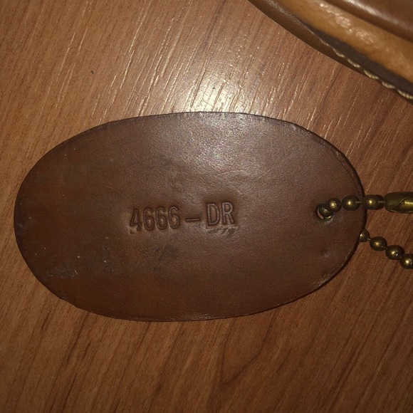 Glenn Wideman Crossbody Bag - Picture 4 of 7